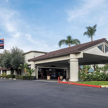 Howard Johnson By Wyndham Fullerton/Anaheim Conference Cntr Extérieur photo