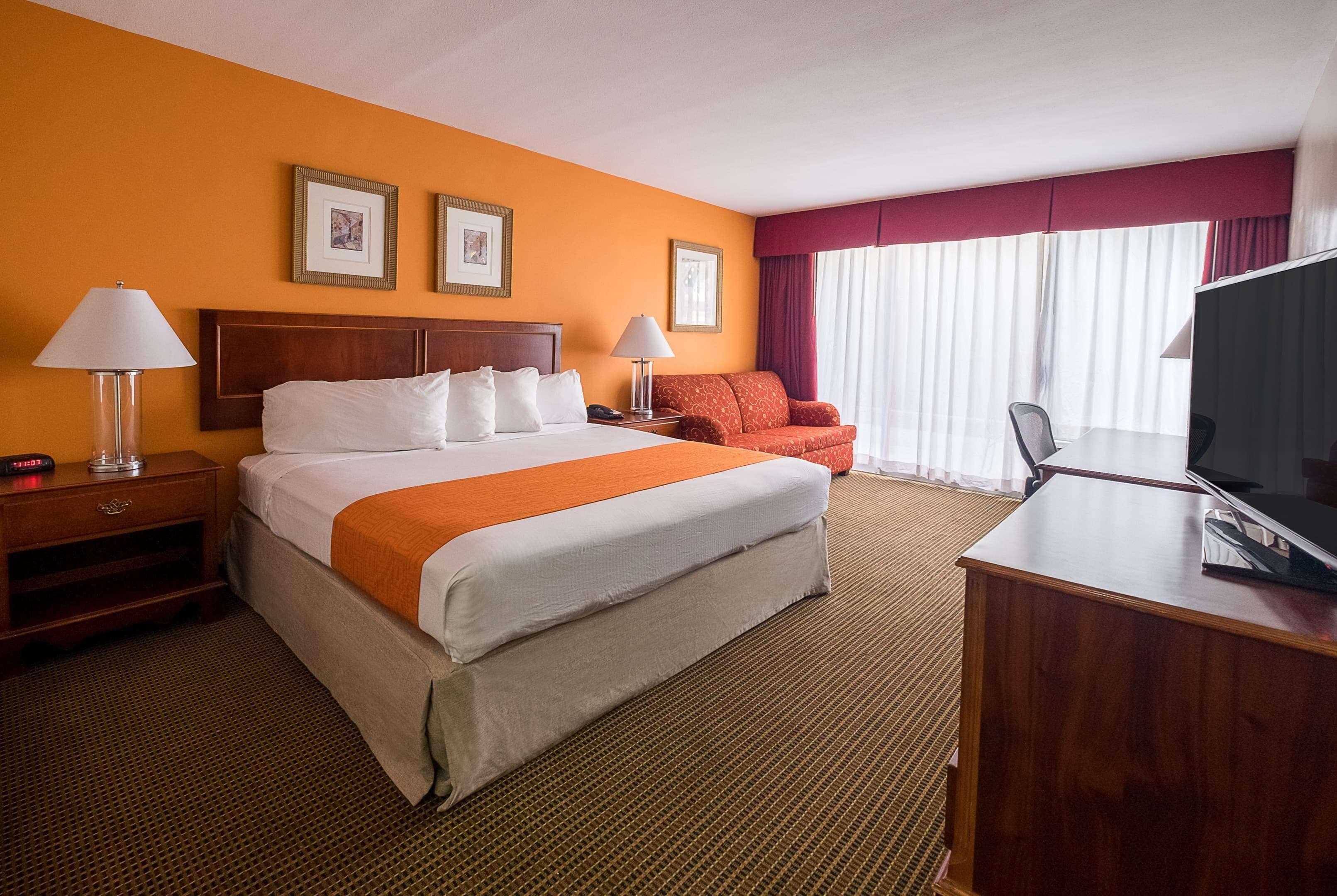 Howard Johnson By Wyndham Fullerton/Anaheim Conference Cntr Extérieur photo
