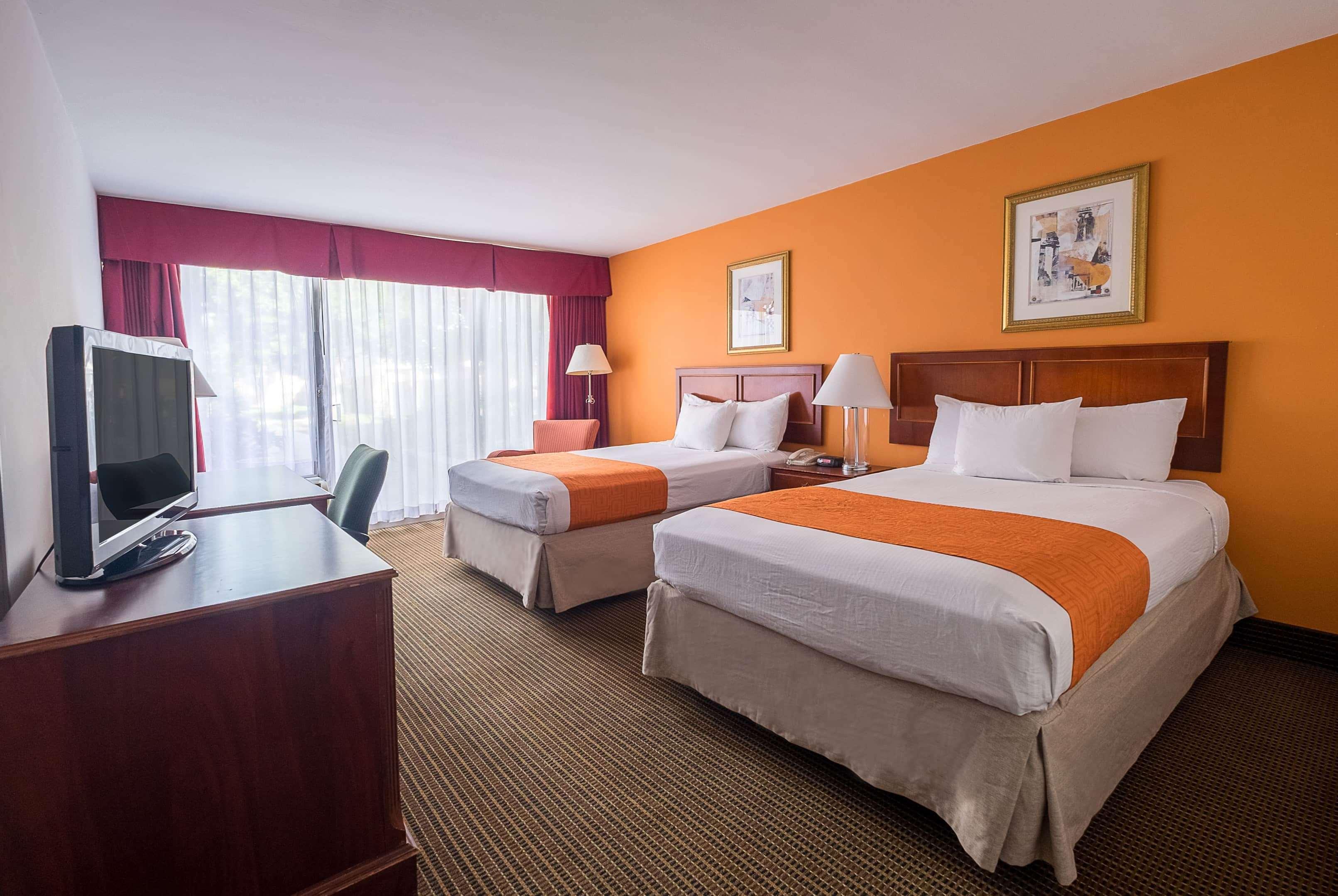 Howard Johnson By Wyndham Fullerton/Anaheim Conference Cntr Extérieur photo