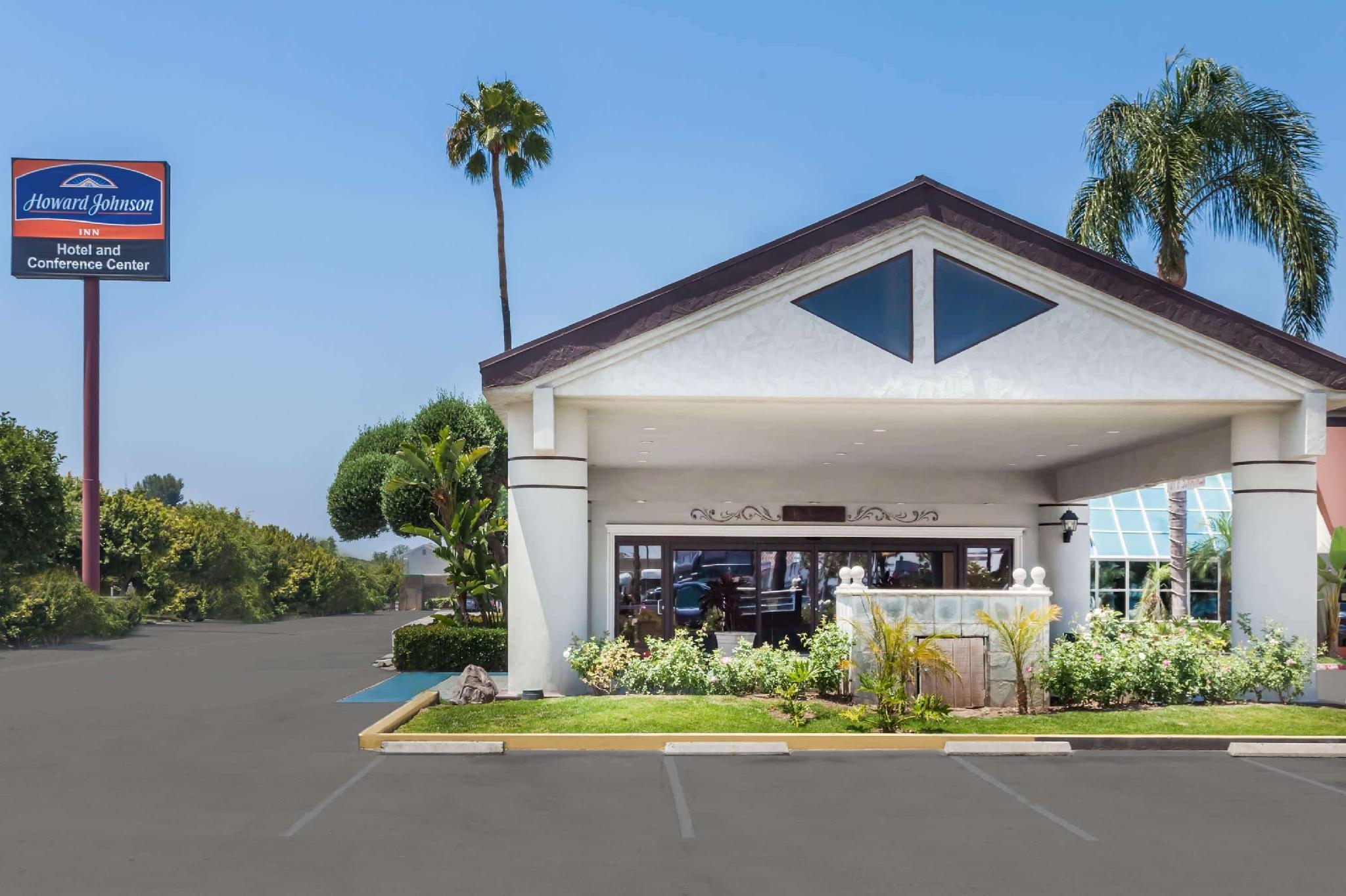 Howard Johnson By Wyndham Fullerton/Anaheim Conference Cntr Extérieur photo