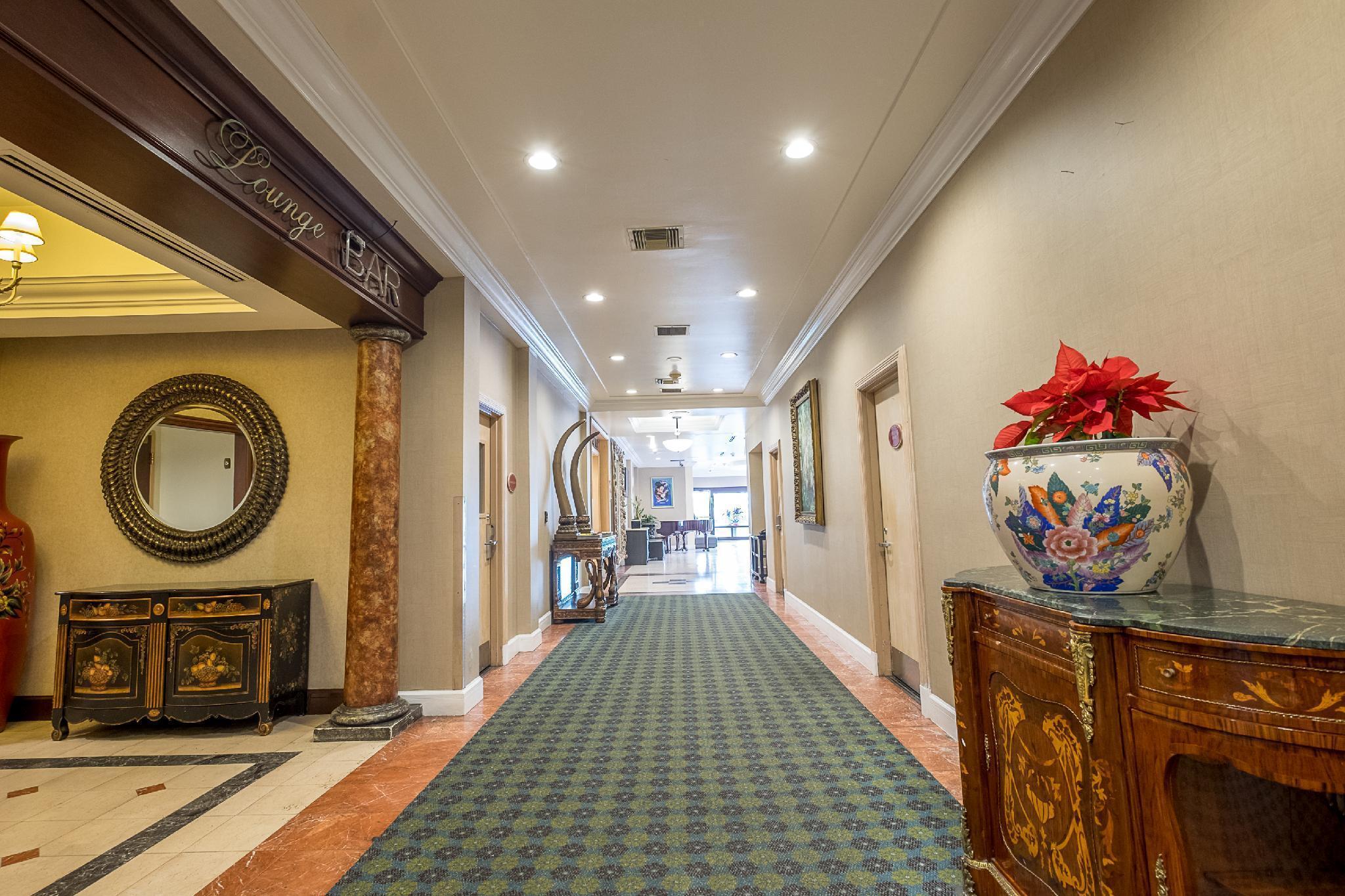 Howard Johnson By Wyndham Fullerton/Anaheim Conference Cntr Extérieur photo