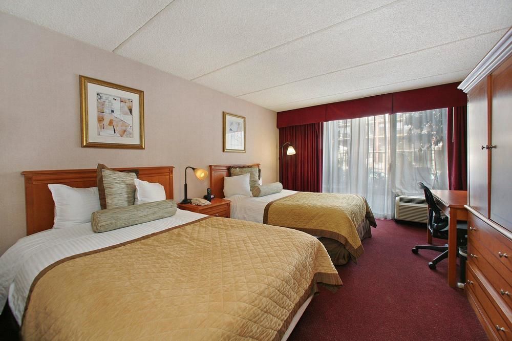 Howard Johnson By Wyndham Fullerton/Anaheim Conference Cntr Extérieur photo
