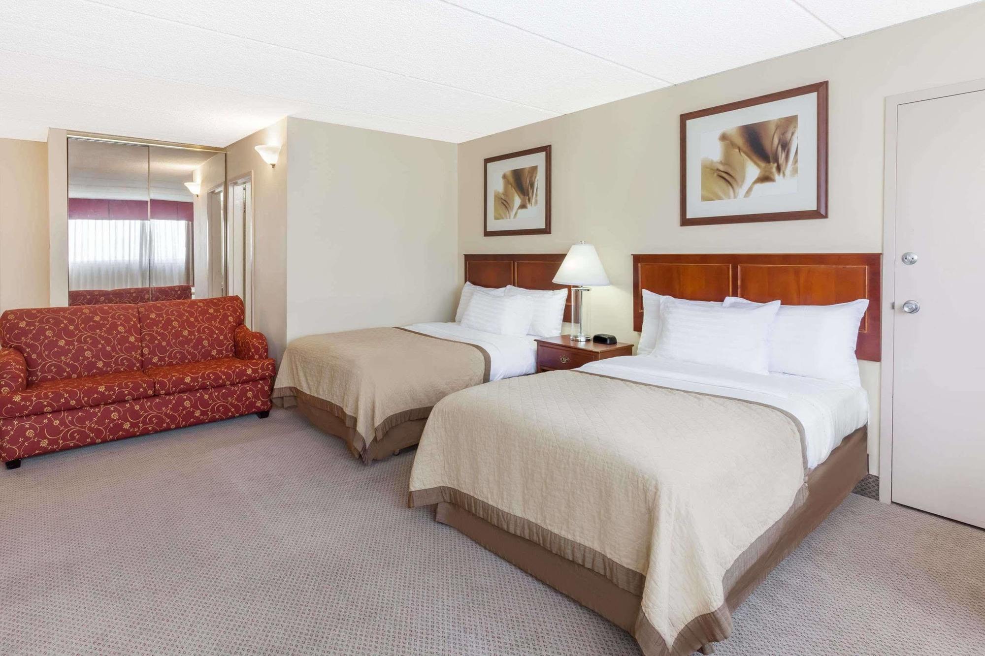 Howard Johnson By Wyndham Fullerton/Anaheim Conference Cntr Extérieur photo