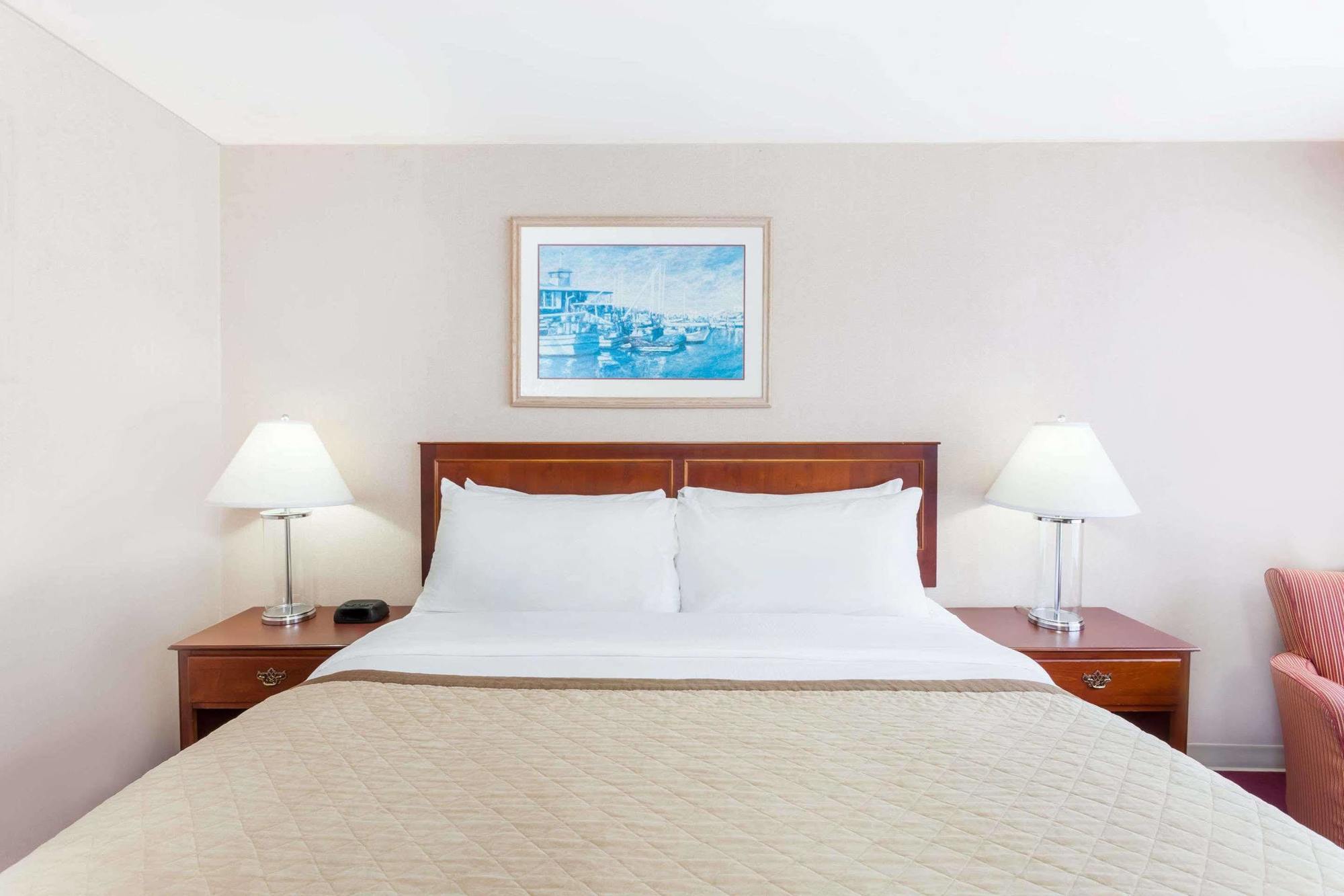 Howard Johnson By Wyndham Fullerton/Anaheim Conference Cntr Extérieur photo